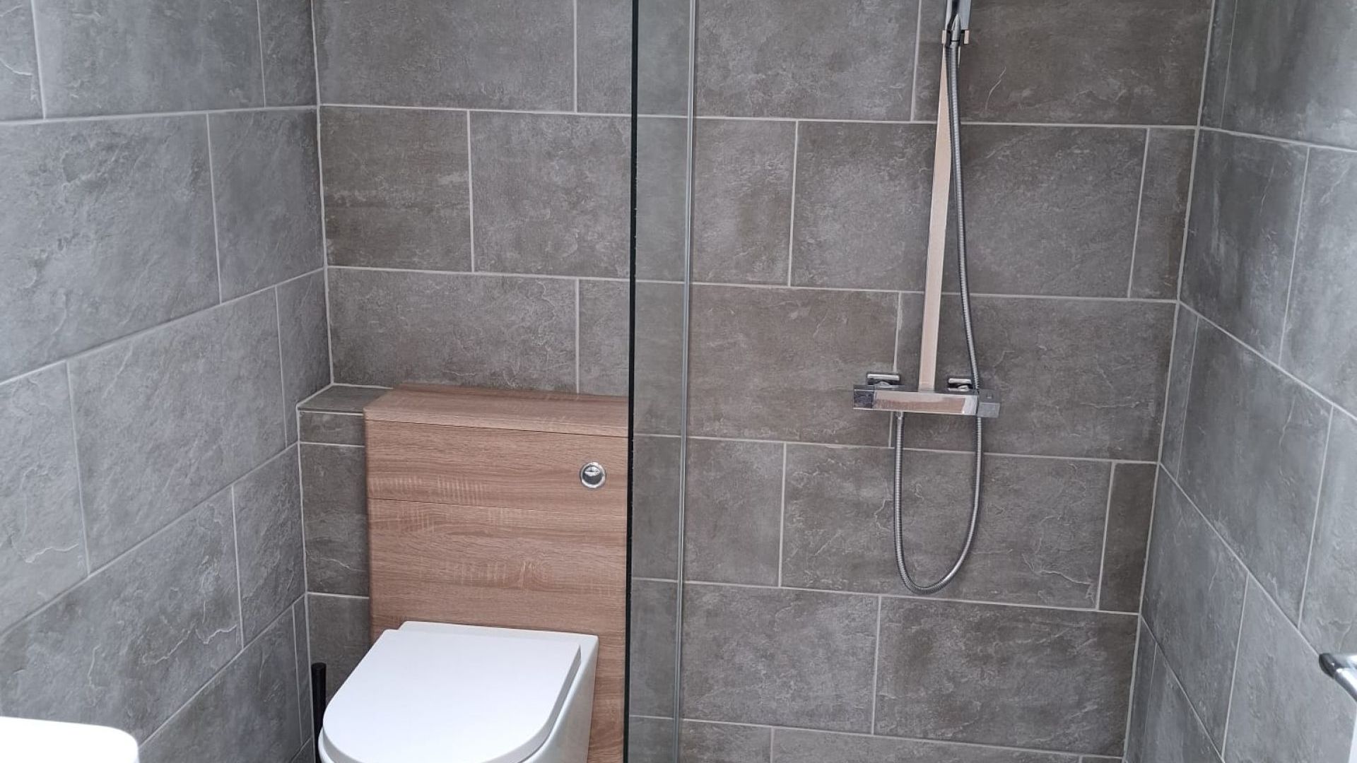 bathroom hi-spec 