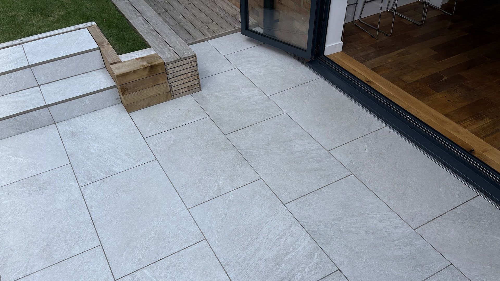 Doric Close Bifold Doors & Garden