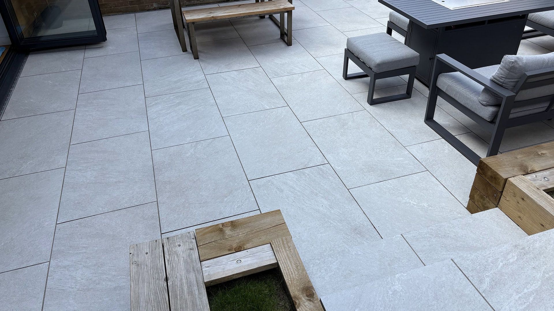 Doric Close Bifold Doors & Garden