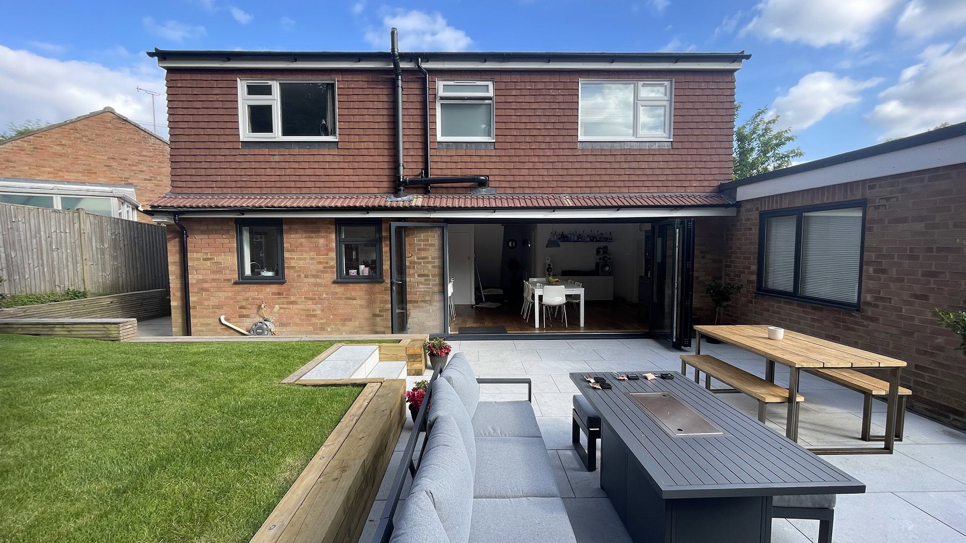 Doric Close Bifold Doors & Garden