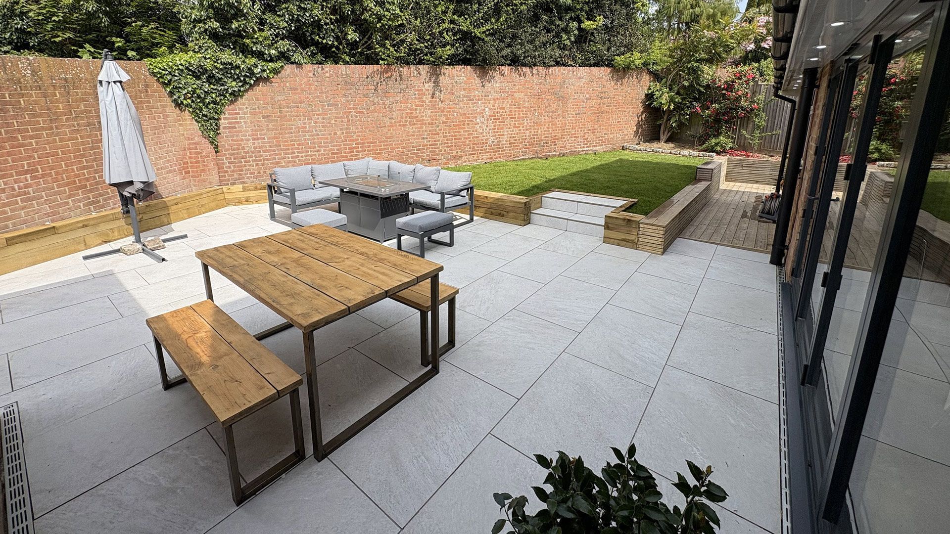 Doric Close Bifold Doors & Garden