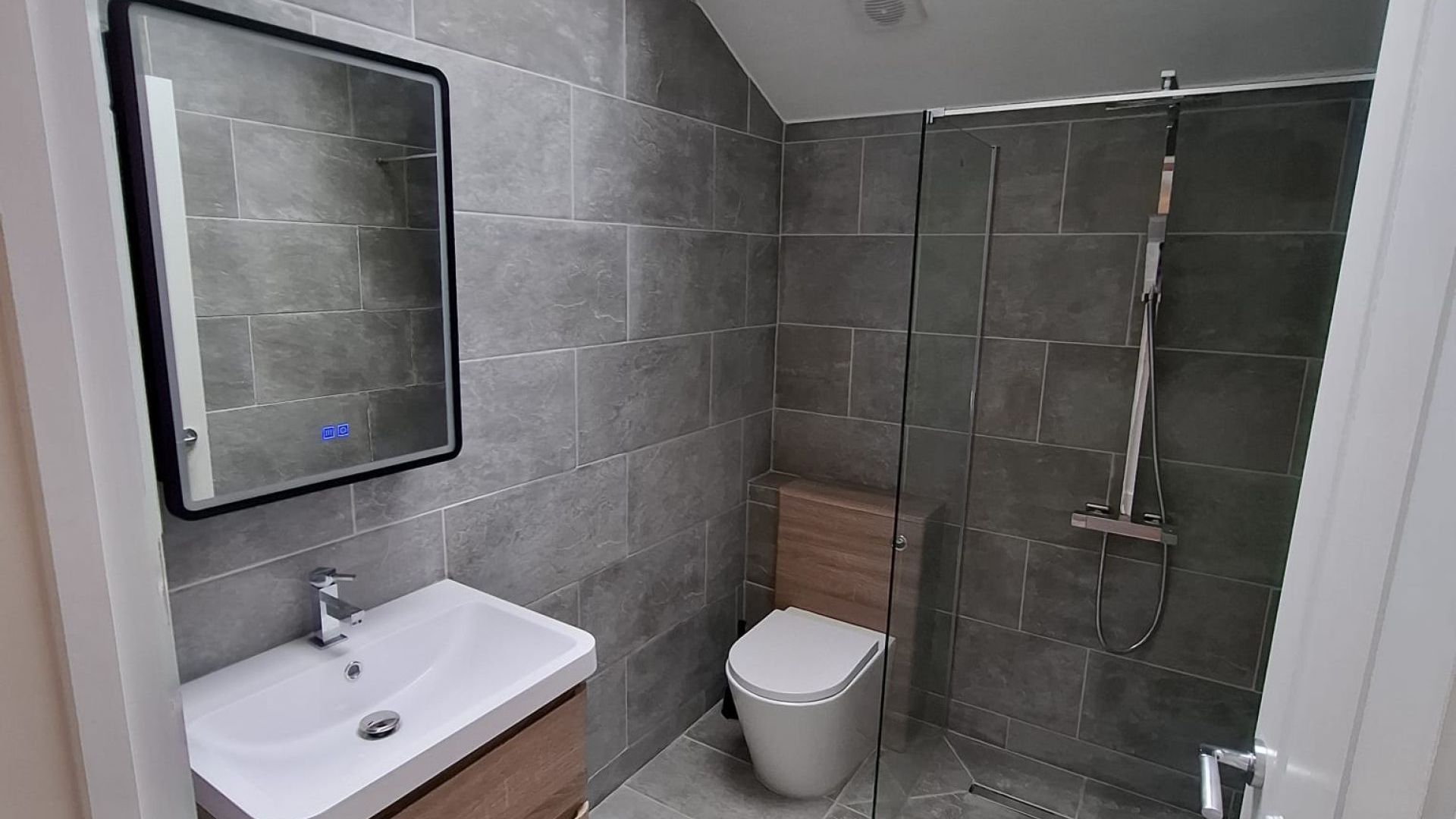 bathroom hi-spec