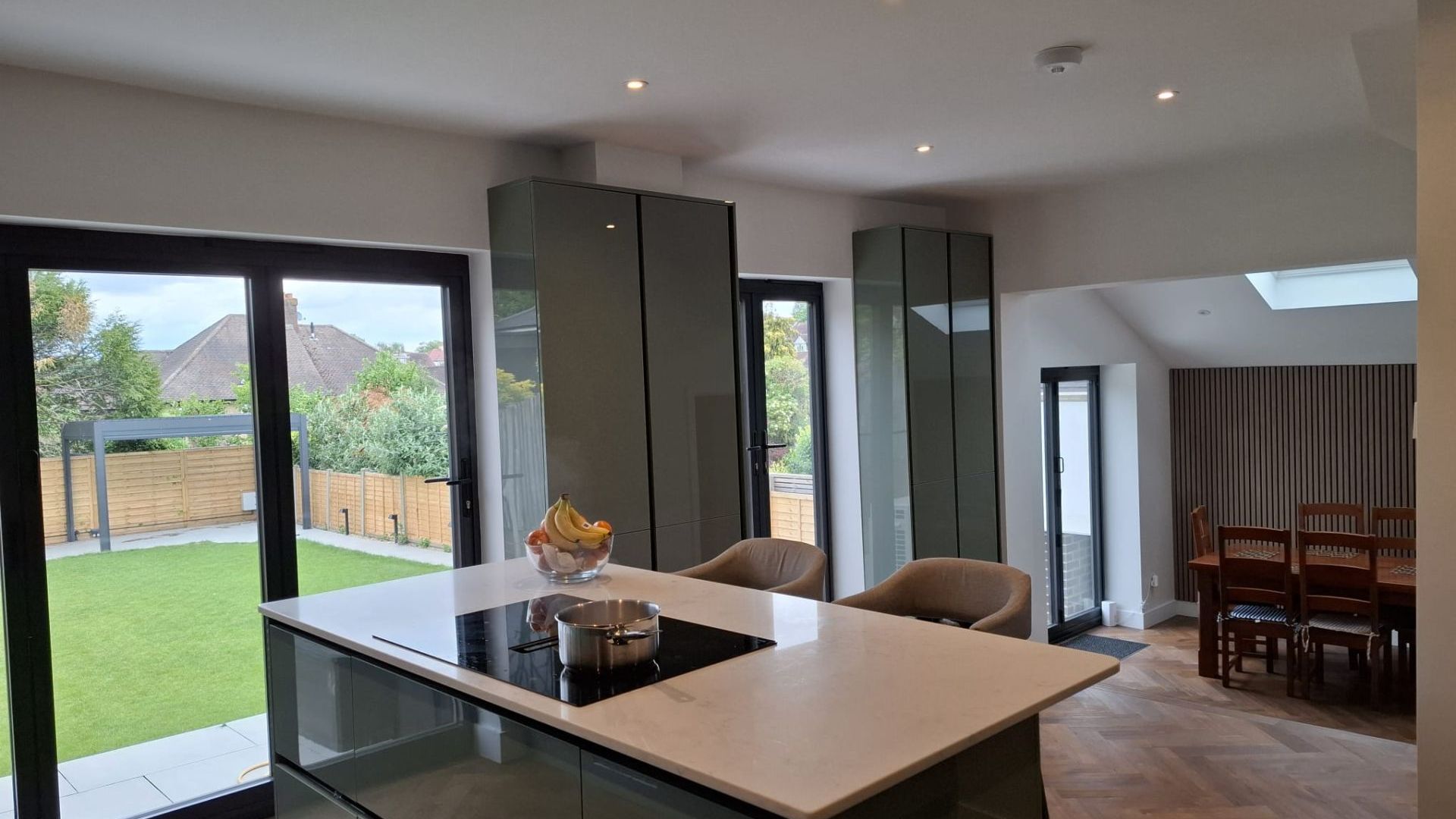 bifold doors hi-spec kitchen 