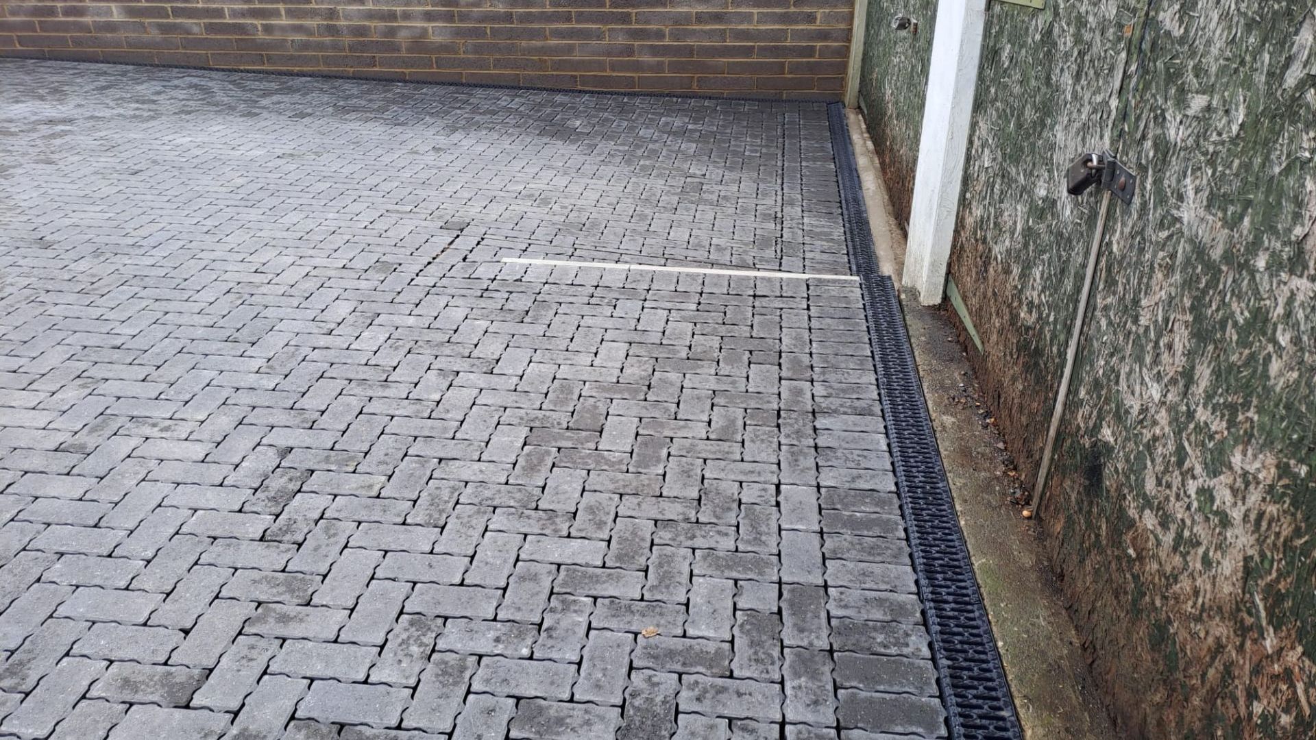 Sevenoaks permeable driveway complete