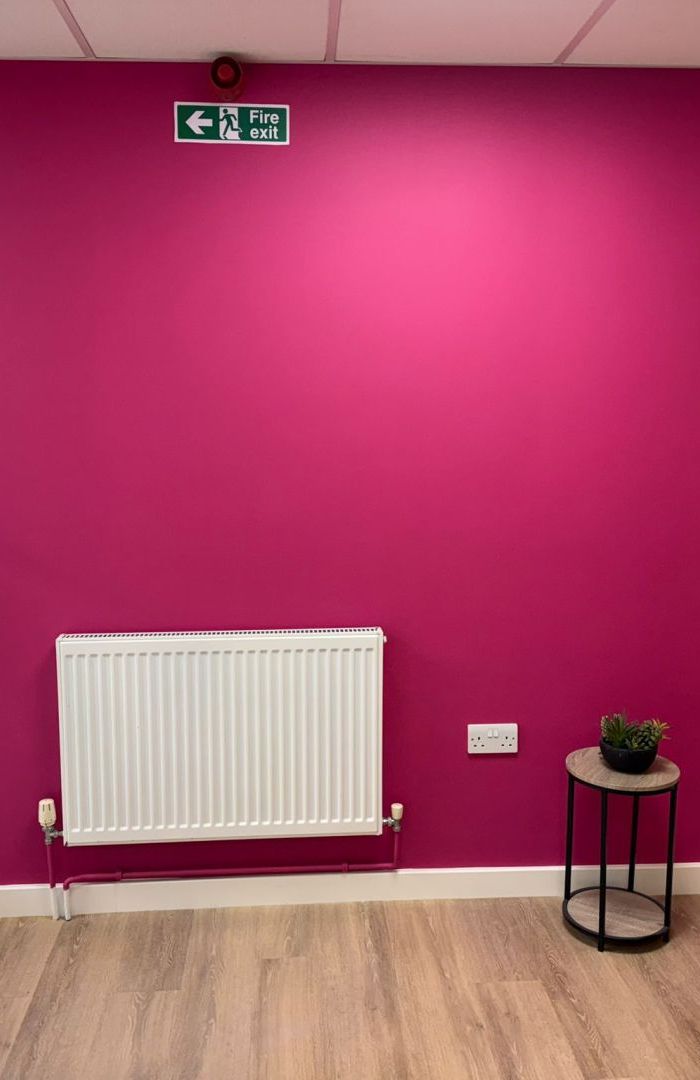 landing painting decoration magenta 