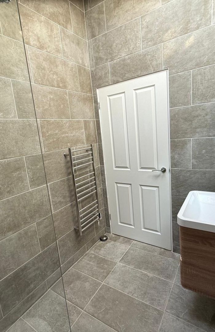 Bathroom hi-spec 