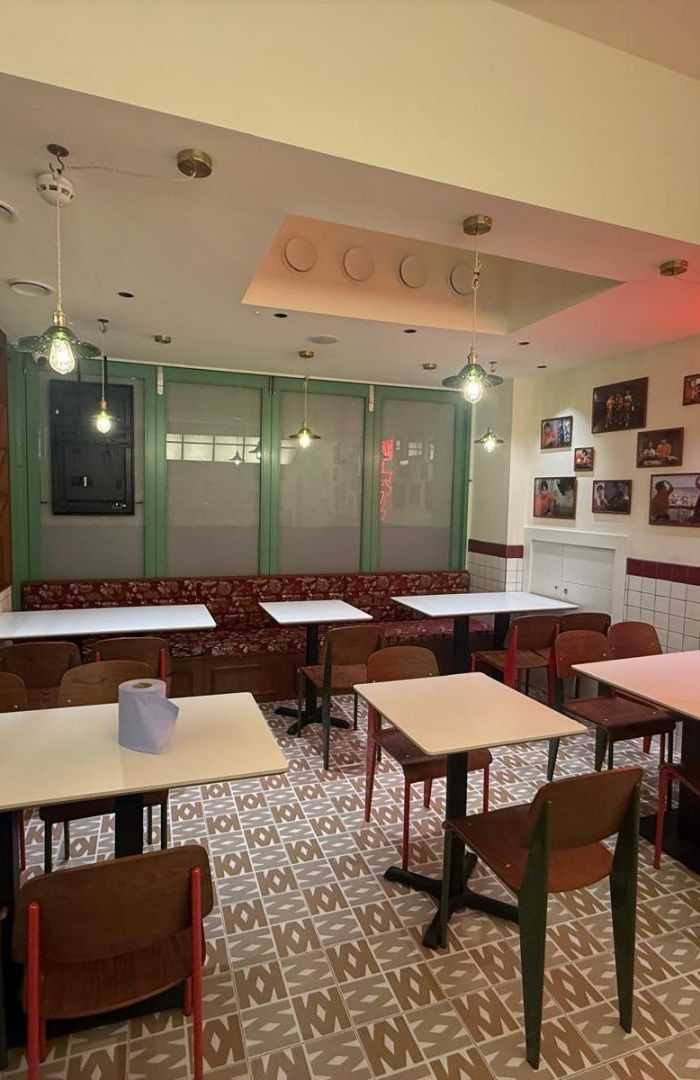 chinatown kawan uncle roger seating 