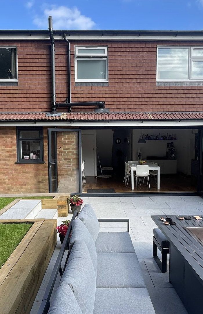 Doric Close Bifold Doors & Garden